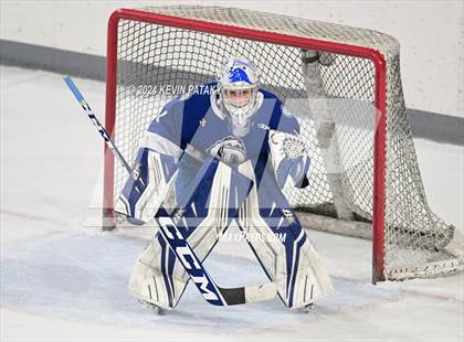 Thumbnail 2 in Darien @ Warde/Ludlowe photogallery.