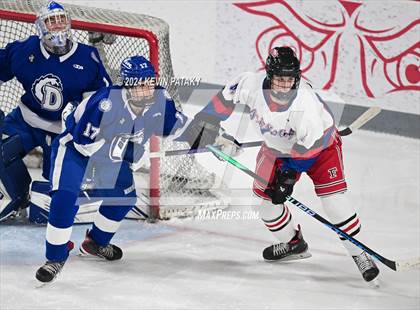 Thumbnail 1 in Darien @ Warde/Ludlowe photogallery.