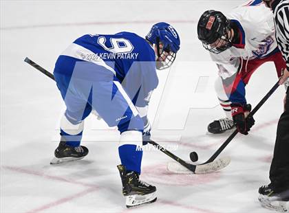 Thumbnail 1 in Darien @ Warde/Ludlowe photogallery.