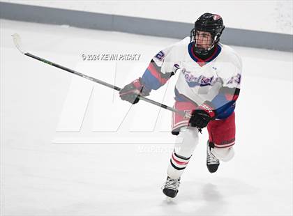Thumbnail 2 in Darien @ Warde/Ludlowe photogallery.