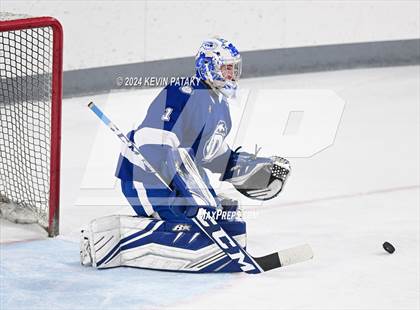 Thumbnail 3 in Darien @ Warde/Ludlowe photogallery.