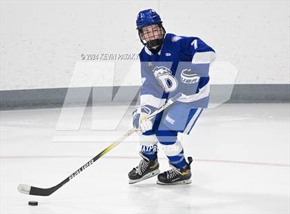 Thumbnail 1 in Darien @ Warde/Ludlowe photogallery.