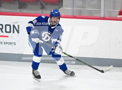 Thumbnail 3 in Darien @ Warde/Ludlowe photogallery.