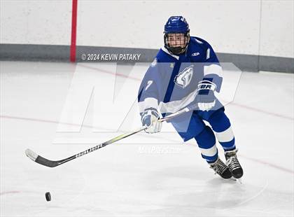 Thumbnail 2 in Darien @ Warde/Ludlowe photogallery.