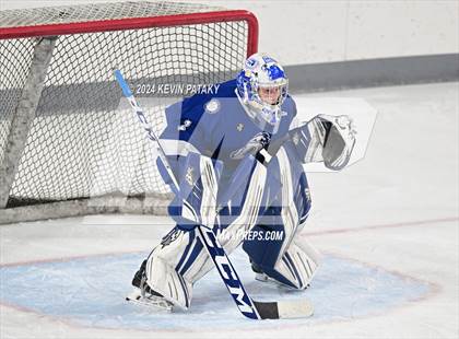 Thumbnail 1 in Darien @ Warde/Ludlowe photogallery.