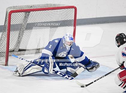 Thumbnail 2 in Darien @ Warde/Ludlowe photogallery.