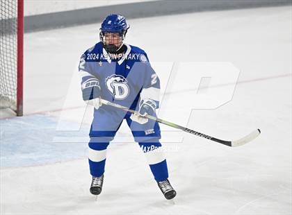 Thumbnail 1 in Darien @ Warde/Ludlowe photogallery.