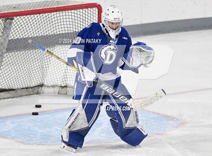 Thumbnail 1 in Darien @ Warde/Ludlowe photogallery.