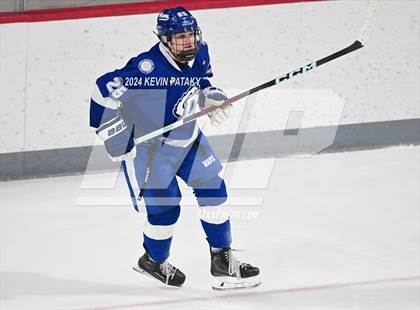 Thumbnail 2 in Darien @ Warde/Ludlowe photogallery.