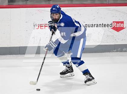 Thumbnail 3 in Darien @ Warde/Ludlowe photogallery.