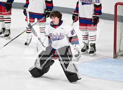 Thumbnail 3 in Darien @ Warde/Ludlowe photogallery.