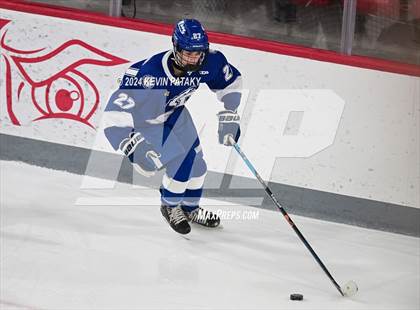 Thumbnail 1 in Darien @ Warde/Ludlowe photogallery.