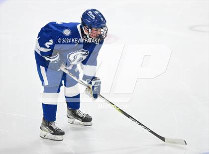 Thumbnail 2 in Darien @ Warde/Ludlowe photogallery.