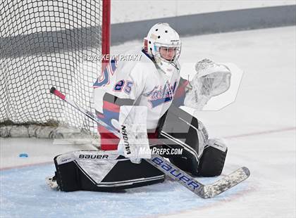 Thumbnail 1 in Darien @ Warde/Ludlowe photogallery.