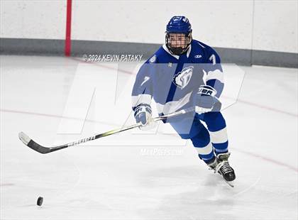 Thumbnail 3 in Darien @ Warde/Ludlowe photogallery.