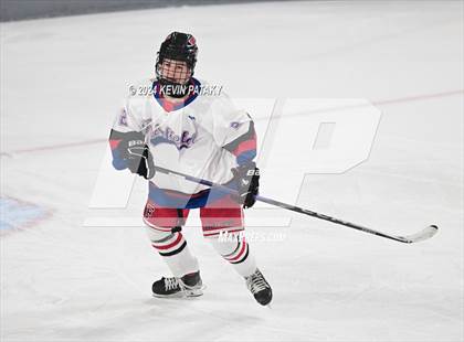Thumbnail 1 in Darien @ Warde/Ludlowe photogallery.