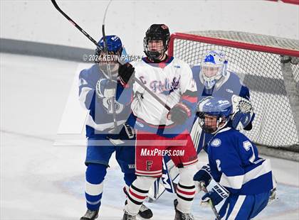 Thumbnail 1 in Darien @ Warde/Ludlowe photogallery.