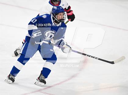 Thumbnail 3 in Darien @ Warde/Ludlowe photogallery.