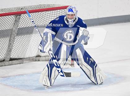 Thumbnail 1 in Darien @ Warde/Ludlowe photogallery.