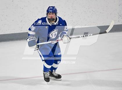 Thumbnail 3 in Darien @ Warde/Ludlowe photogallery.