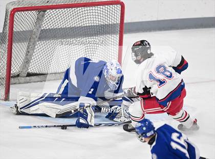 Thumbnail 2 in Darien @ Warde/Ludlowe photogallery.