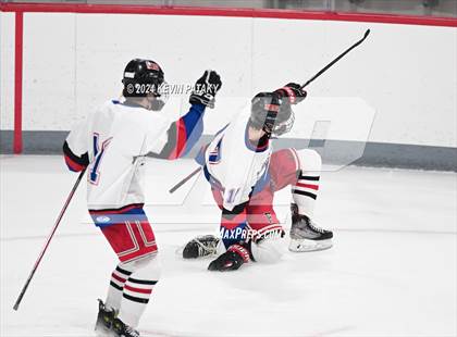 Thumbnail 1 in Darien @ Warde/Ludlowe photogallery.