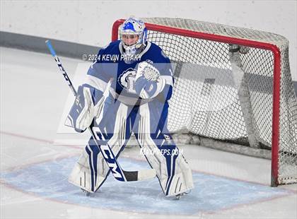 Thumbnail 1 in Darien @ Warde/Ludlowe photogallery.