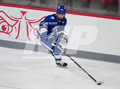 Thumbnail 1 in Darien @ Warde/Ludlowe photogallery.