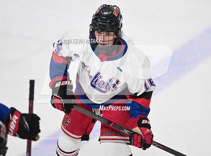 Thumbnail 3 in Darien @ Warde/Ludlowe photogallery.