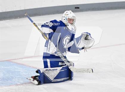 Thumbnail 3 in Darien @ Warde/Ludlowe photogallery.