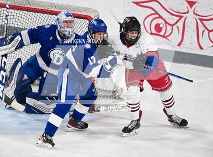 Thumbnail 1 in Darien @ Warde/Ludlowe photogallery.