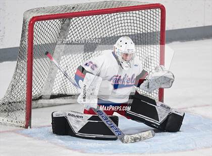 Thumbnail 2 in Darien @ Warde/Ludlowe photogallery.