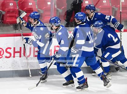 Thumbnail 2 in Darien @ Warde/Ludlowe photogallery.