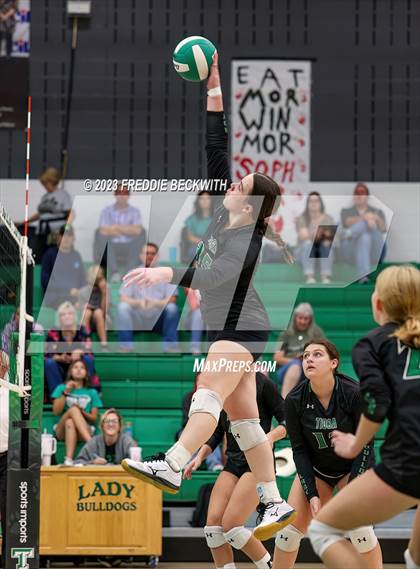 Thumbnail 2 in Wolfe City @ Tioga photogallery.