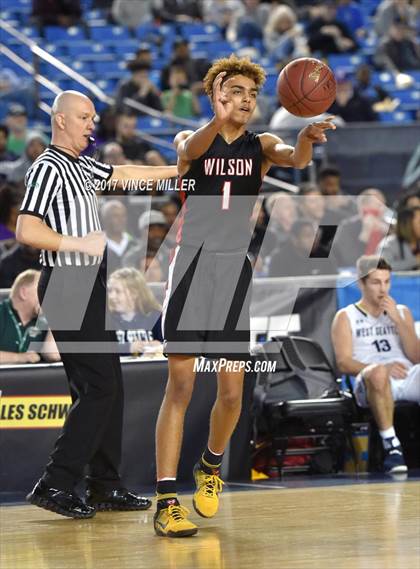 Thumbnail 3 in West Seattle vs. Wilson (WIAA 3A Quarterfinal)  photogallery.