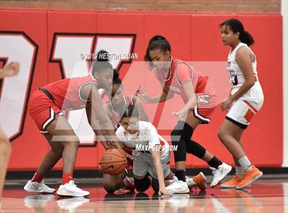 Thumbnail 3 in King vs. Legacy (Troy Classic) photogallery.