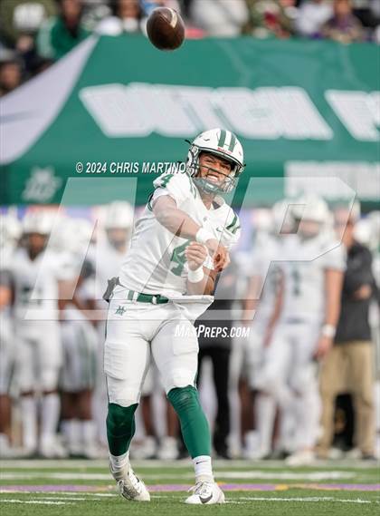 Thumbnail 2 in Dutch Fork vs Summerville (SCHSL 5A Div.1 Final) photogallery.