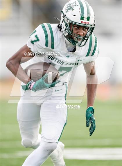 Thumbnail 3 in Dutch Fork vs Summerville (SCHSL 5A Div.1 Final) photogallery.