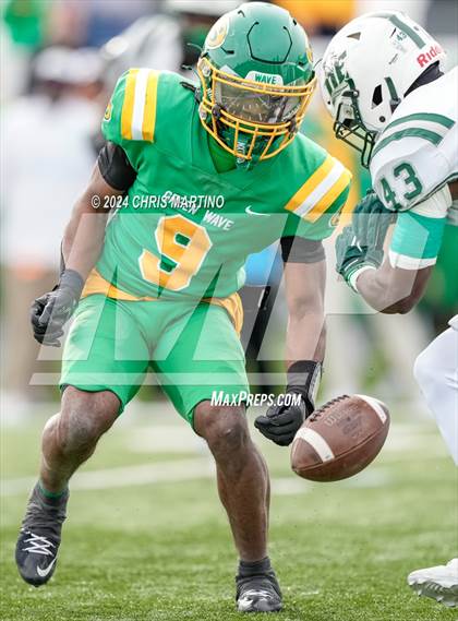Thumbnail 2 in Dutch Fork vs Summerville (SCHSL 5A Div.1 Final) photogallery.