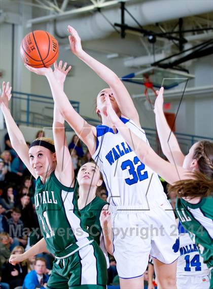 Thumbnail 1 in Cornwall Central vs. Wallkill (Section 9 Class A Final) photogallery.