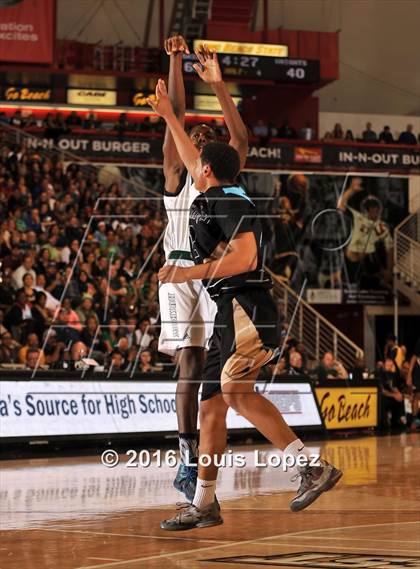 Thumbnail 3 in Chino Hills vs. Bishop Montgomery (CIF SoCal Regional Open Division Final) photogallery.
