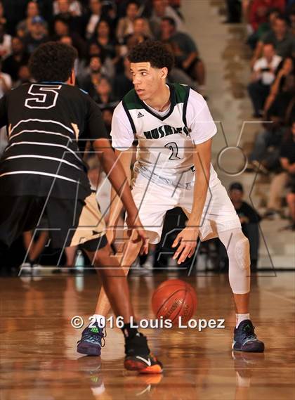 Thumbnail 2 in Chino Hills vs. Bishop Montgomery (CIF SoCal Regional Open Division Final) photogallery.