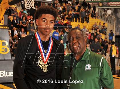 Thumbnail 3 in Chino Hills vs. Bishop Montgomery (CIF SoCal Regional Open Division Final) photogallery.