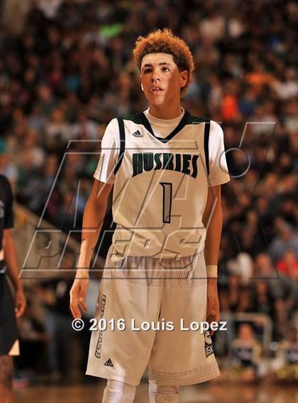 Thumbnail 3 in Chino Hills vs. Bishop Montgomery (CIF SoCal Regional Open Division Final) photogallery.