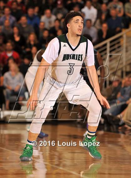 Thumbnail 2 in Chino Hills vs. Bishop Montgomery (CIF SoCal Regional Open Division Final) photogallery.