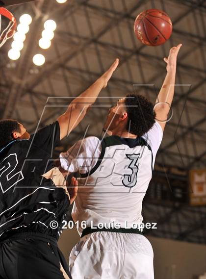 Thumbnail 1 in Chino Hills vs. Bishop Montgomery (CIF SoCal Regional Open Division Final) photogallery.