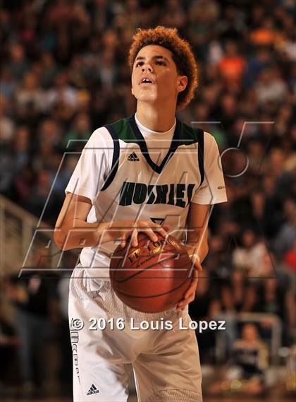 Thumbnail 2 in Chino Hills vs. Bishop Montgomery (CIF SoCal Regional Open Division Final) photogallery.
