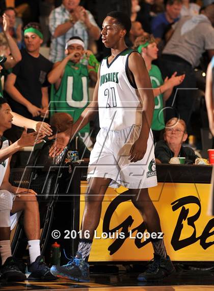 Thumbnail 2 in Chino Hills vs. Bishop Montgomery (CIF SoCal Regional Open Division Final) photogallery.