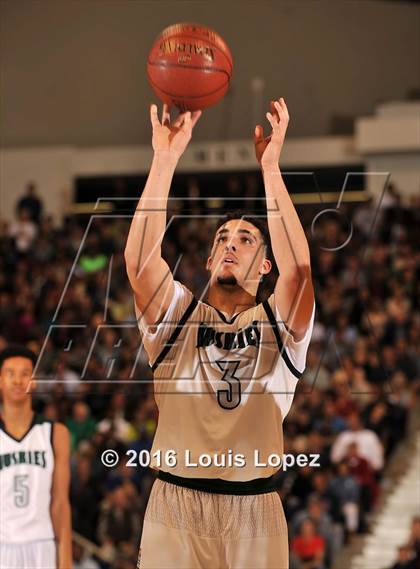 Thumbnail 3 in Chino Hills vs. Bishop Montgomery (CIF SoCal Regional Open Division Final) photogallery.