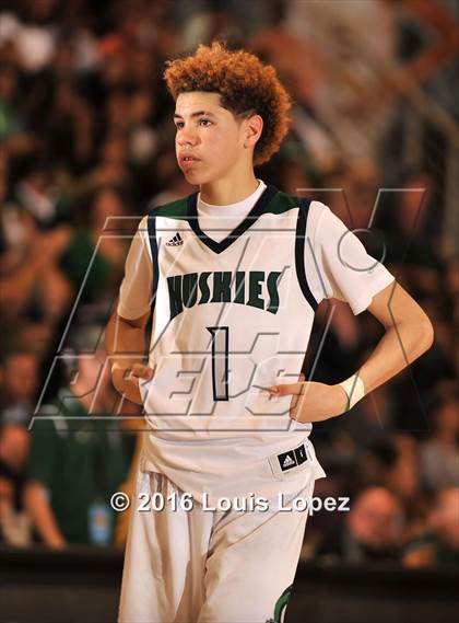 Thumbnail 3 in Chino Hills vs. Bishop Montgomery (CIF SoCal Regional Open Division Final) photogallery.